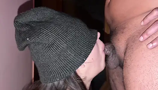 Nogaglola maskeli gırtlağına kadar özensiz oral seks hd