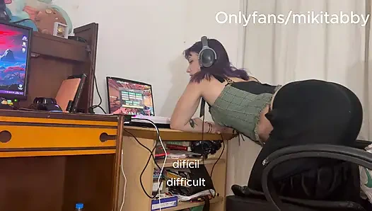 Bakış açısı sürtük oyuncu kız arkadaşının masaj spaya ihtiyacı var