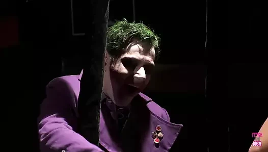 Batman ve Joker çatıda kavga ediyorlardı ve sonra harika bir grup seksten zevk aldılar