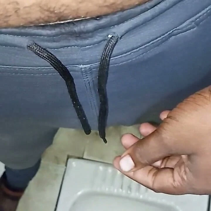 Hintli büyük siyah penis açık havada amcığını sikiyor