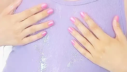 Islak büyük götlü 18 yaşındaki amatör latin genç üvey kız kardeş küçük mükemmel göğüslerini göstererek duş alıyor