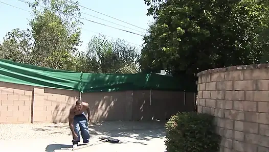 Azgın zenci genç kız büyük siyah yarağı seviyor