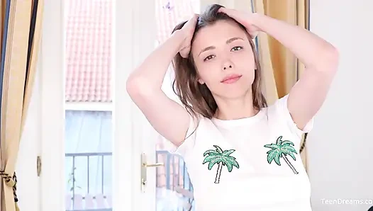 19 yaşındaki Mila palmiye ağaçlarını seviyor