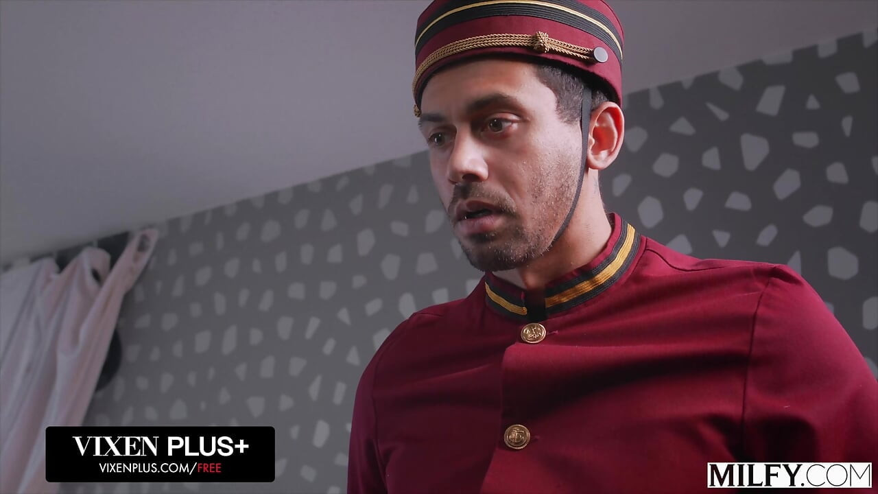 Orta yaşlı seksi kadın Amerikan turtası derlemesi