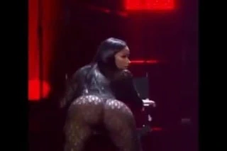 Nicki minaj bakış açısı göt dansı