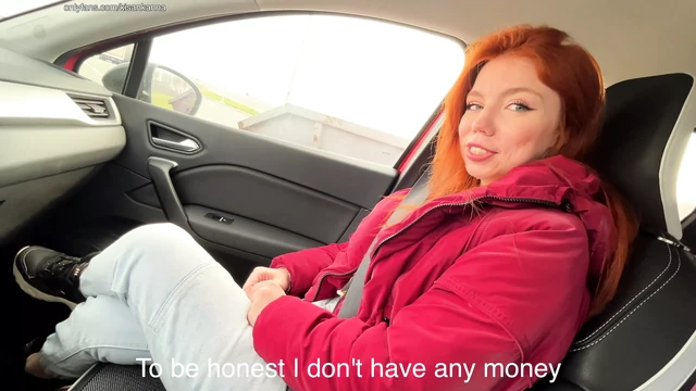 Незнакомка глотает хуй! Много спермы на публике!