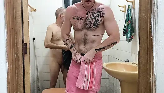 Sadece Carmona'ların olduğu gibi banyo yap