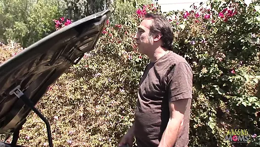 Kısa saçlı milf cheats üzerinde ona koca tarafından alma çete çarptım