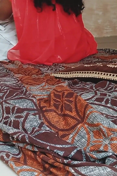 Bölüm 1 desi seksi evli kadın sert sikişiyor ve yüksek sesle inliyor