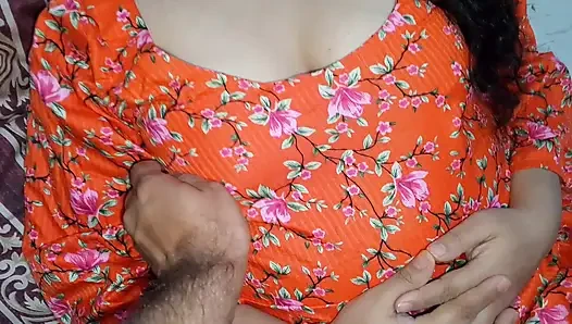 Hintli kadın her sabah yarağına hizmet etmeye hazır