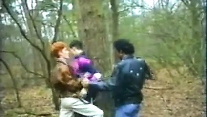 Etli siyah çük için iki sıska beyaz eşcinsel twinks