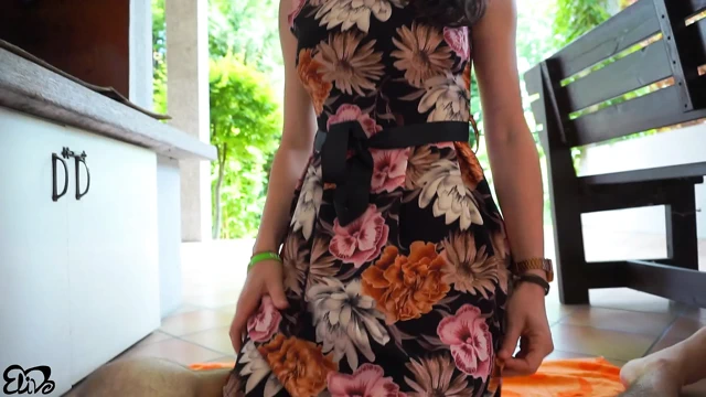 Komşuların arka bahçesinde domaltmalı (dölleme)