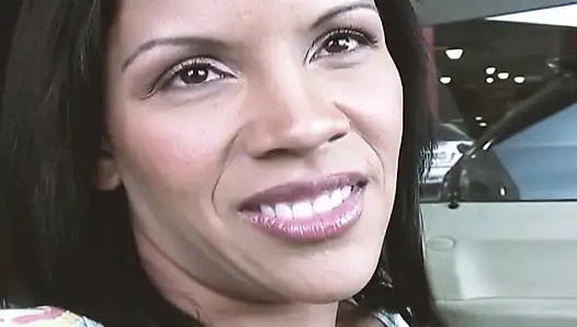 Büyük memeli ve götlü esmer orta yaşlı seksi kadın göt egzersizi 4_ebony yüze boşalmanın tadını çıkarıyor