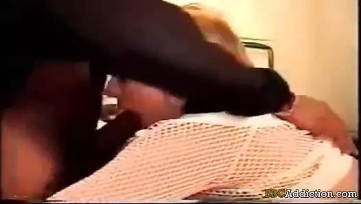 Büyük zenci bağımlılığı - karımın büyük zenci yarağıyla bakış açısı