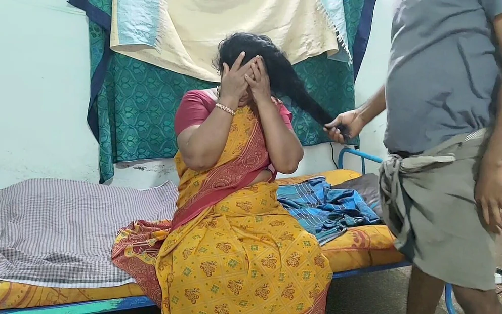 Молодой мужчина занимается сексом с тетушкой дези