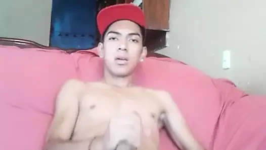 Kalın yaraklı latin delikanlı