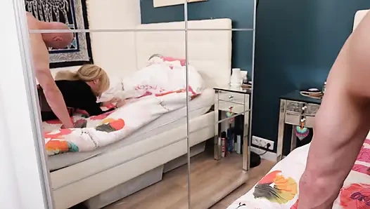 Olgun sarışın trans heteroseksüel adam tarafından sikiliyor 7296 2