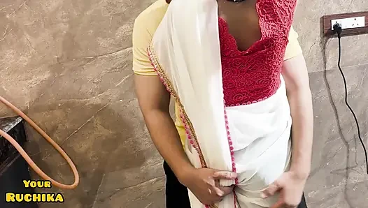 Ruchika Ne Rent ke Badle Choot Dena Sahi Samjha..