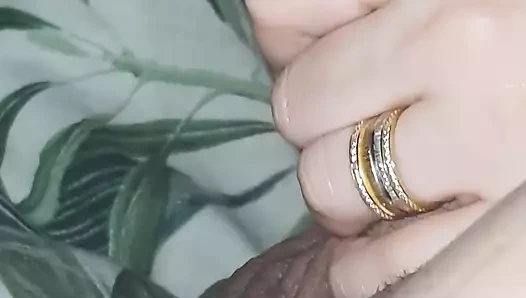 Üvey anne her gün üvey oğlunun yarağını mastürbasyon yapmak istiyor