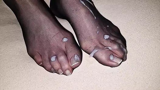 Mükemmel Fransız ayak tırnaklarına boşalma - siyah naylon ayaklar