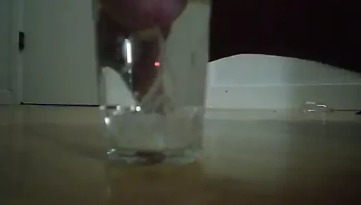 bir bardak su içinde twinks