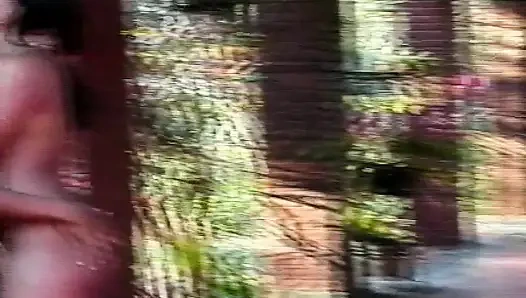 Edepsiz sürtükler ağlayana ve boşalana kadar yüzünü sikiyor