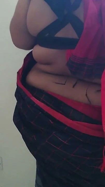 Seksi chache ne khat banane vale ko choda jab vah khat thek kar raha tha - Hintli ateşli teyze kovboy kız hizmetli adama biniyor | Klip 1