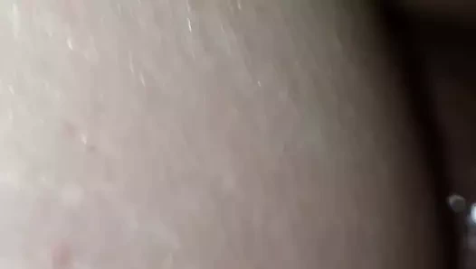 Kız arkadaşın götünü sikiyor