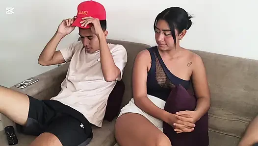 Kocamın arkadaşı olan aldatılmış kişiyle sevişiyorum.