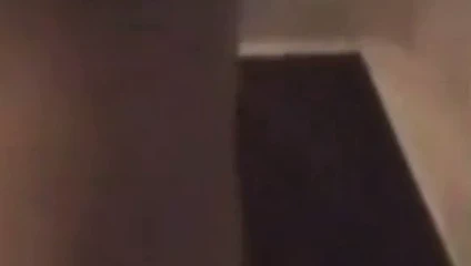 Çinli kız şeritler ve yapar