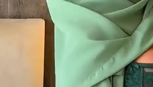 Seksi tesettürlü hizmetçi patronunu sikiyor