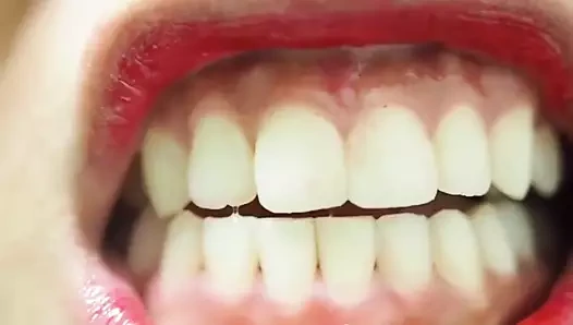 Kız sakızlı ayılar yiyor -- asya yemeği girl.mp4