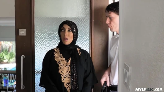 Müslüman karısı adamın aletini alır