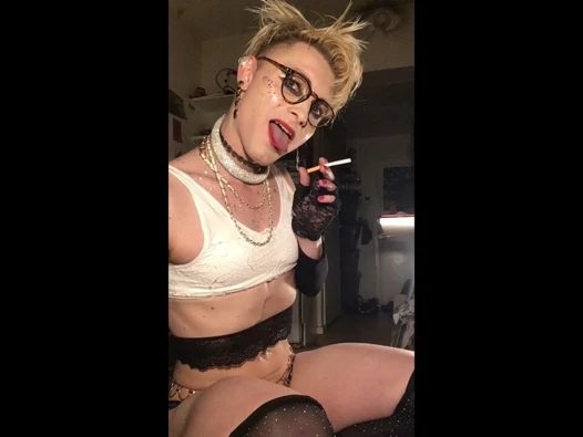 Alt kaltak ibne! Giyin!