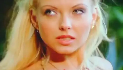 Lezbiyen pirsingli anal esneme - açık delikler ıslak