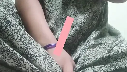 Zarif gece elbiseli Hintli güzellik - yavaş azdırma ve yoğun solo oyun - yüz yok - 4k ultra hd