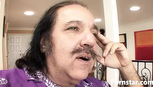 Seksi ateşli hatun lynn love yaşlı adam tarafından sert sikiliyor