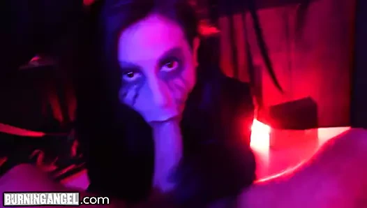 O anal çiğ evinin cadılar bayramı öfkeli ruhu sikikleri