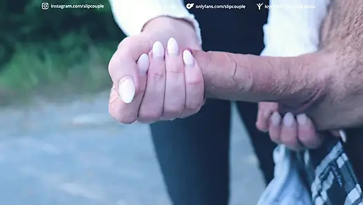 Дрочка на парковке Пошли дико: мокрая и грязная дрочка приводит к массивным камшоту сисек