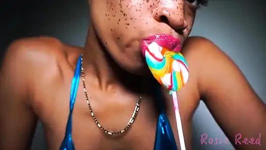 Parlak dudaklı lolly tarafından sikiliyor (standart tanım)