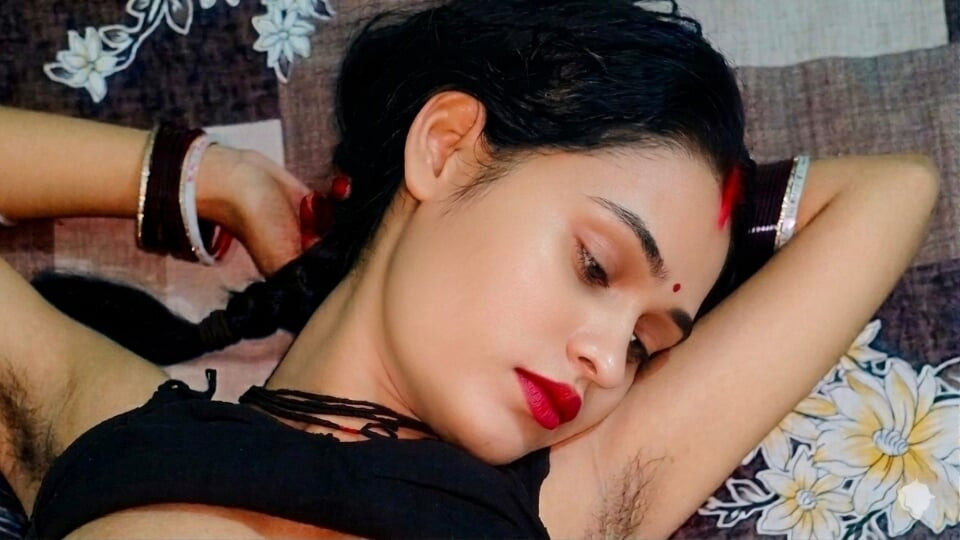 Yeni evli kız kocasının sert seksiyle seks yapıyor Hintçe ses