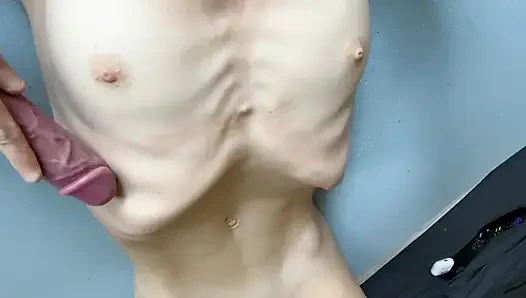 Sıska fit anorseksik kemikler fetişi bakış açısı yarağını kaburgalarıma sürtüyor