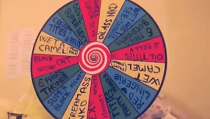 İnce civciv küçük memeler sert meme uçları şişman kabarık deve tırnağı!