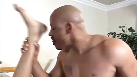 Renkli saç doğal göğüsler siyah bebek götte büyük siyah yarağı seviyor