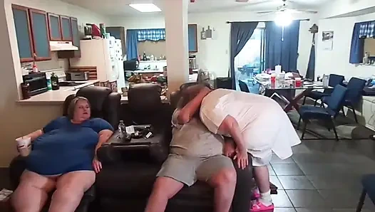 Hemşire Vicki hastası için her ikisi için de seksi bir ödülle kontrol yapıyor, bölüm 2