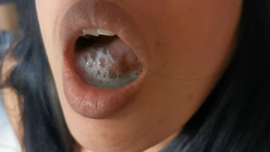 Bir yabancı beni sokakta tanıyor ve büyük boşaltmamı istiyor (+18)