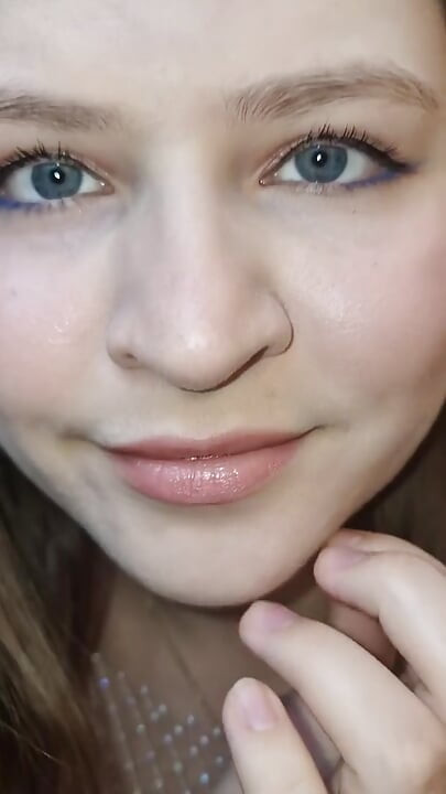 TinniAngelll videosu