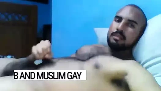 Müslüman Arap sporcu gay izleyiciler için mastürbasyon yapıyor - Arap gay