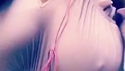 şımarık büyük göğüsler