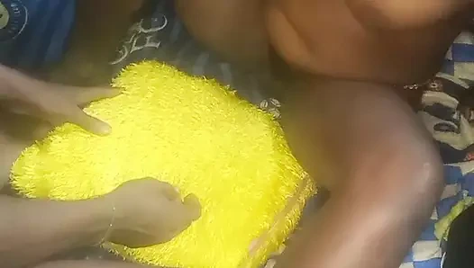 Evimde sevişirken d videosuna kadar büyük bir göğüsle sikişiyorum